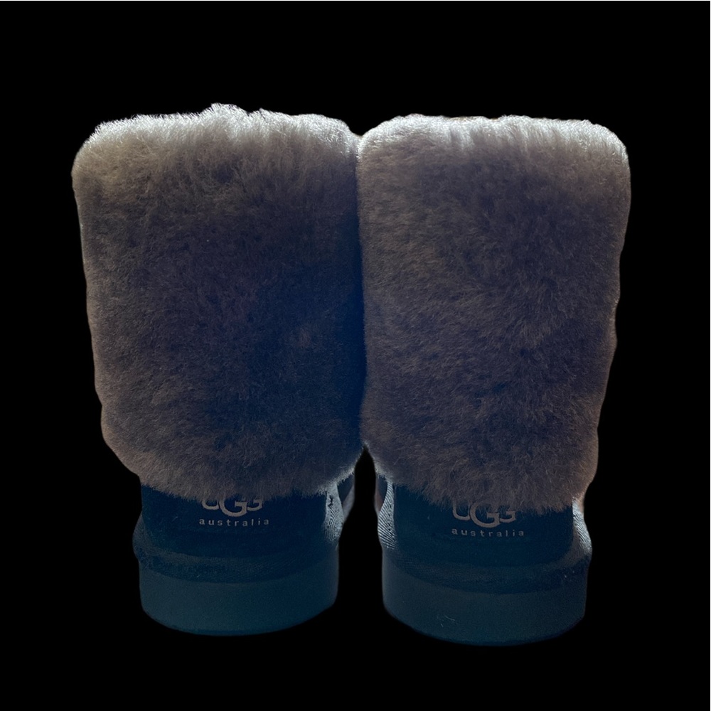 EUC Uggs Kids Size 2 Grey and Black - Picture 3 of 7